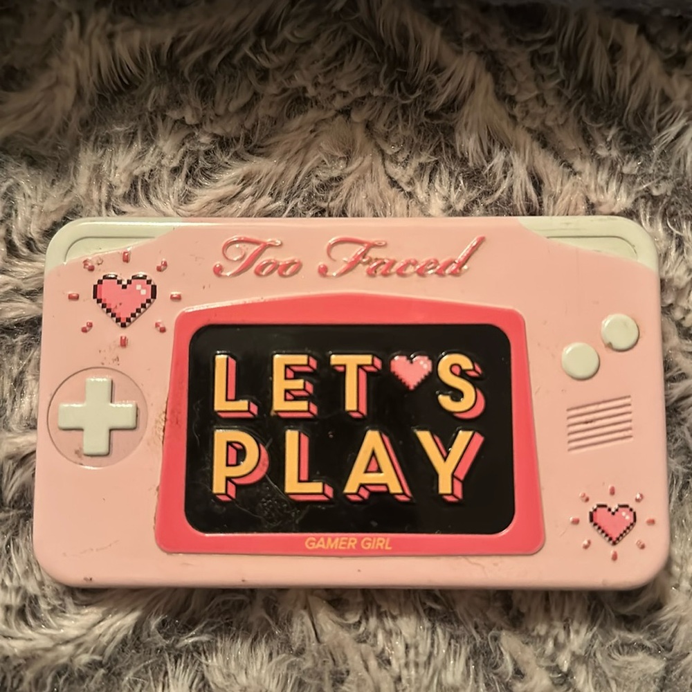 Too faced eye shadow palette